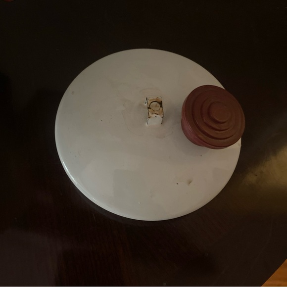 Vintage 1920’s Enamel Tea Pot White w/ Red & Brown Trim. Very Good Condition - Picture 8 of 8